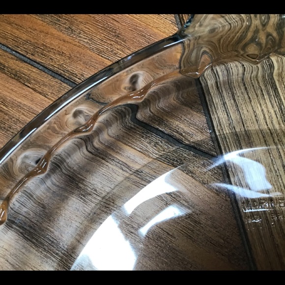 Vintage 2 glass pie dishes. 1 Pyrex and 1 Marinex - Picture 5 of 6